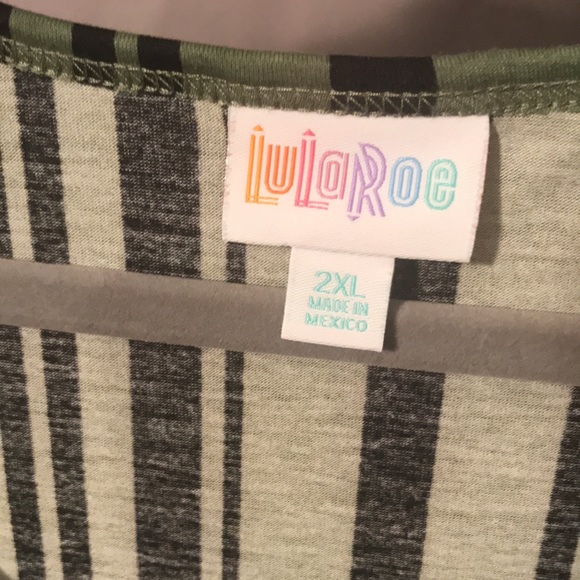 LuLaRoe Classic Tee - Picture 3 of 3